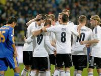 Erfolgreicher Trip nach Kasachstan. Die Deutsche Fußballnationalmannschaft gewint in der WM-Qualifikation mit 3:0. Foto: Reuters