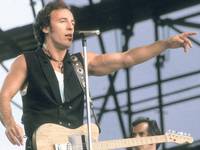 Von der FDJ eingeladen. Bruce Springsteen in Weißensee. Foto: AFP